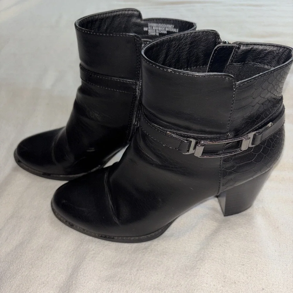Eurosoft Sigourney Woman's 8M Ankle Boots Black Snakeskin‎ Texture Office